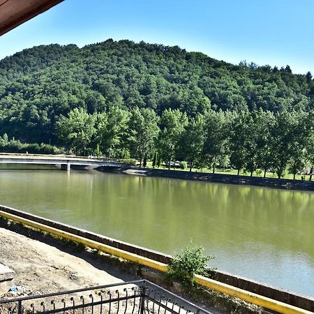 Hotel Ostrov Calimanesti Luaran gambar